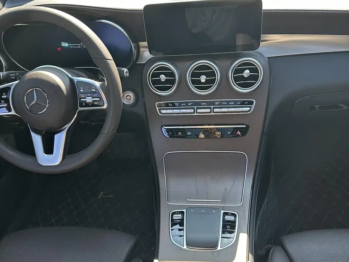 Mercedes-Benz GLC 2020 Facelift GLC 260 L 4MATIC Luxury фото 10