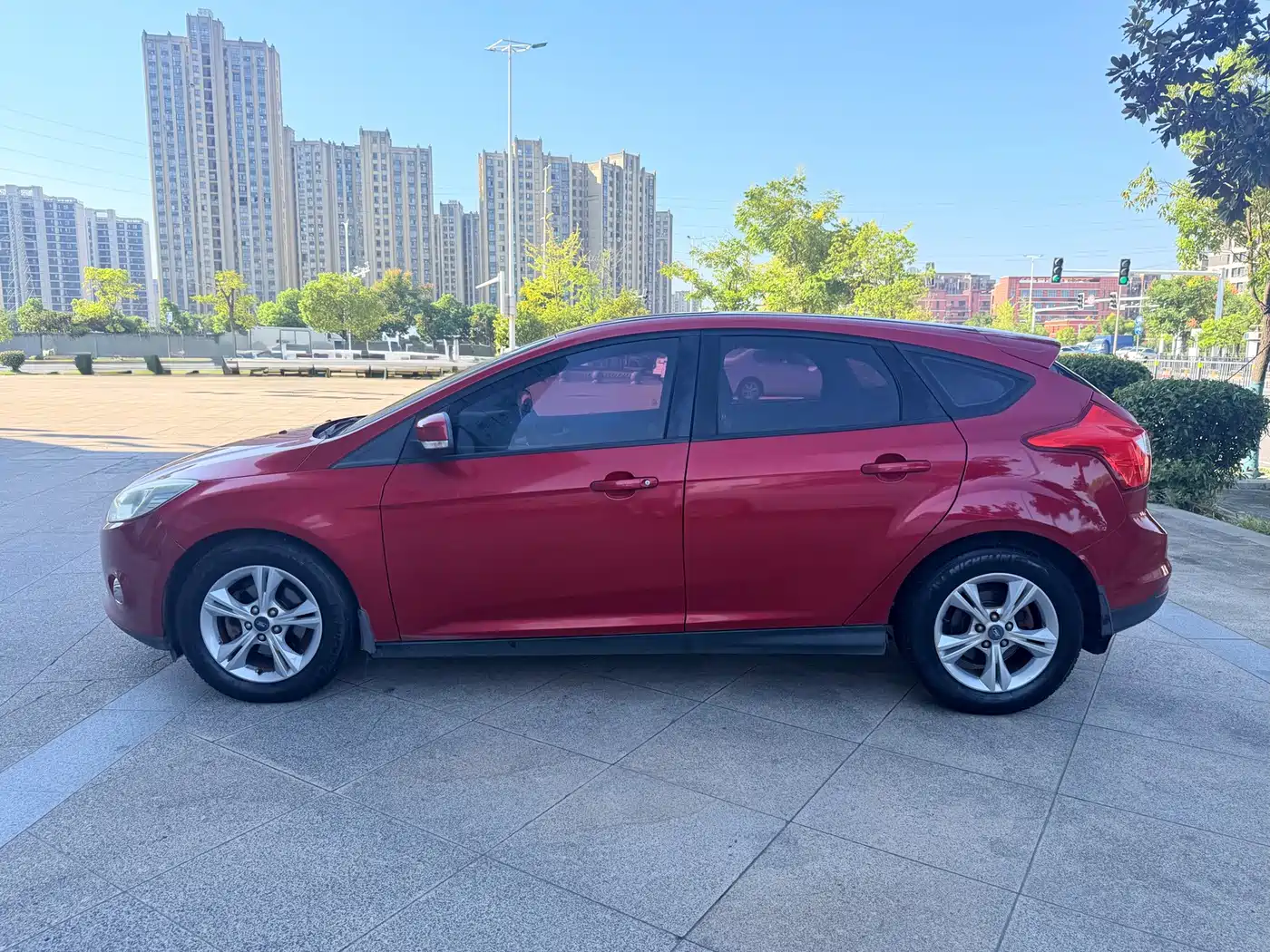 Ford Focus 2014 2012 Hatchback 1.6L Automatic Trend