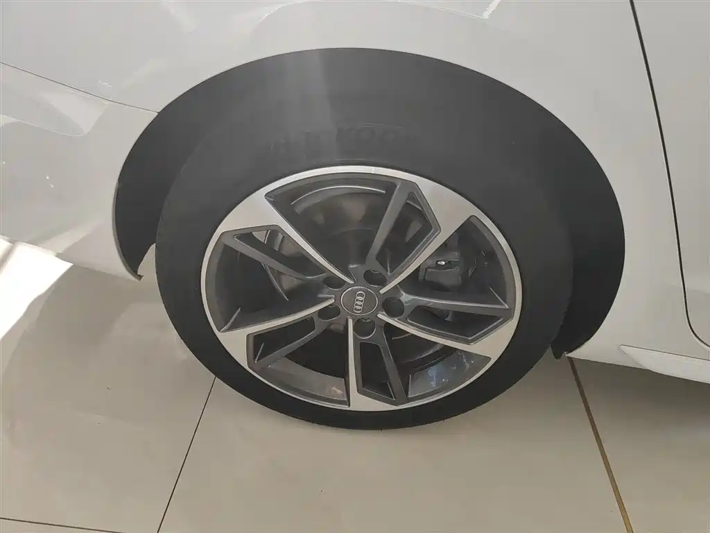 Audi A4L 2020 40 TFSI Fashion Dynamic Edition фото 26