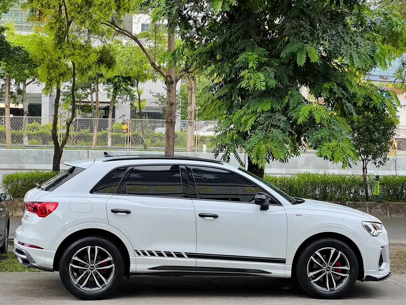 Photo 7 - Audi Q3