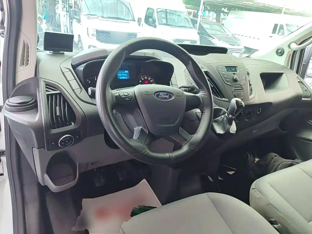 Ford Transit 2023 2019 2.0T Diesel Multi-Purpose Commercial Vehicle Short Wheelbase Low Roof 6-Seater China VI