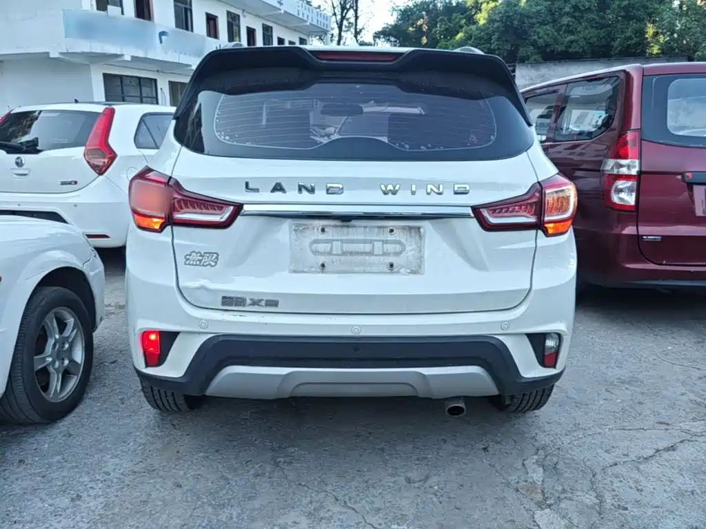 Фото 6 - Landwind X2