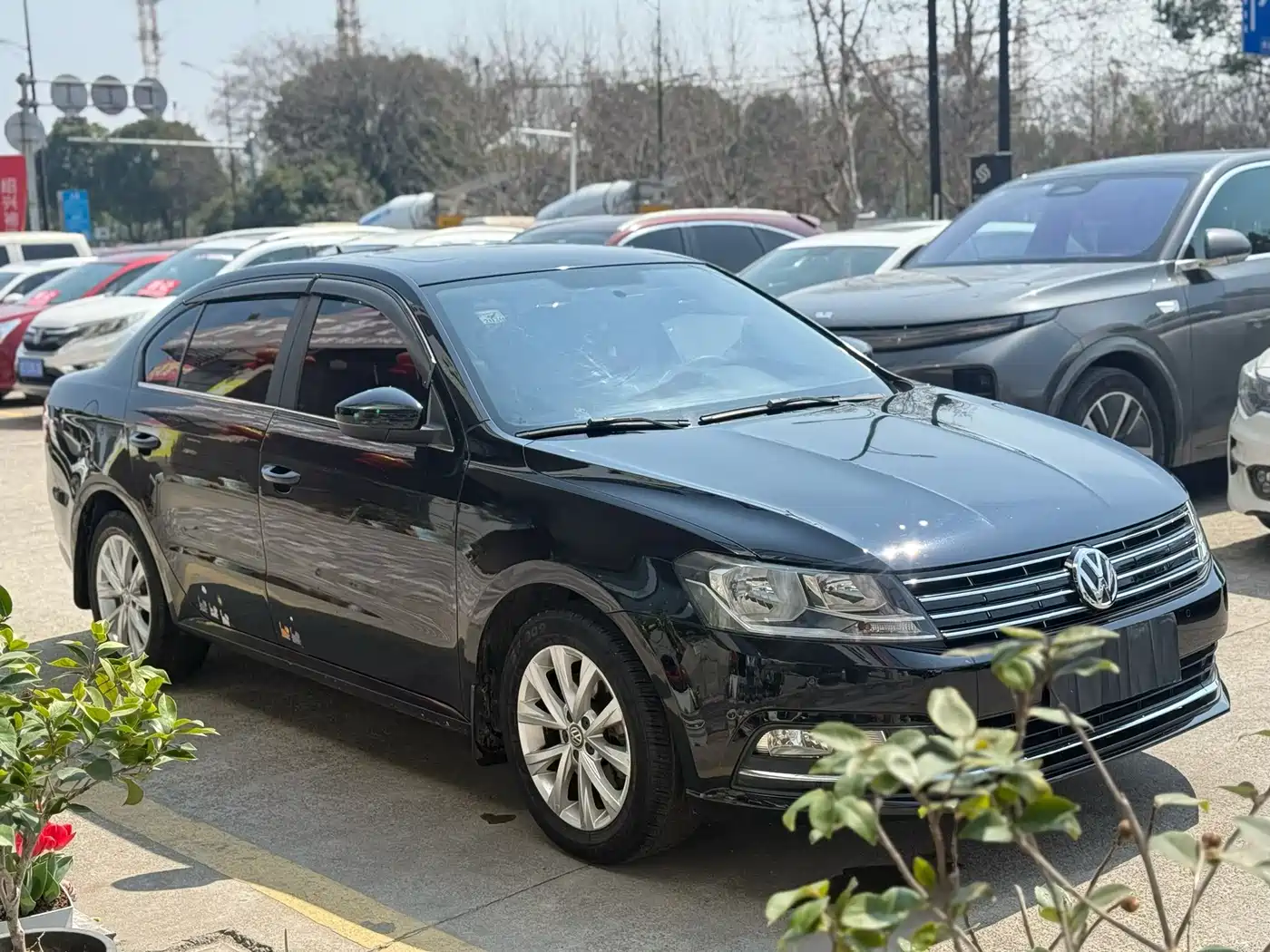 Volkswagen Lavida 2017 230TSI DSG Comfort Edition фото 3