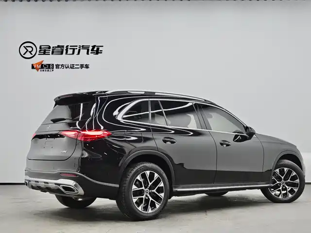 Mercedes-Benz GLC 2023 Facelift GLC 260 L 4MATIC Luxury 5-Seater — фото 3