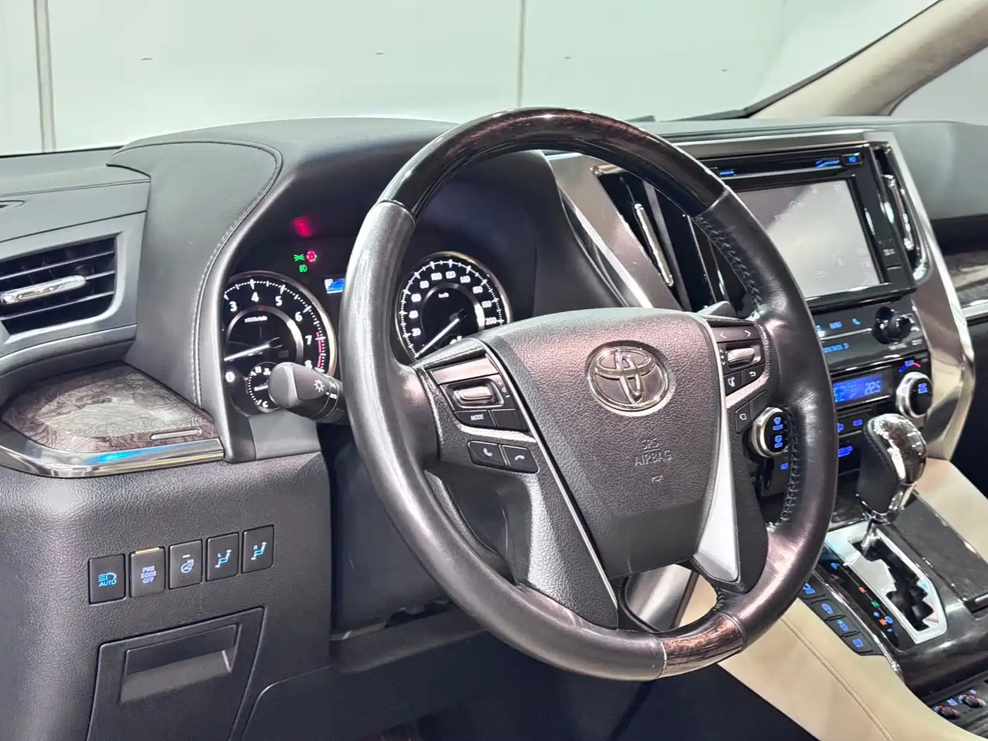Toyota Alphard 2018 Facelift 3.5L Premium Edition фото 11