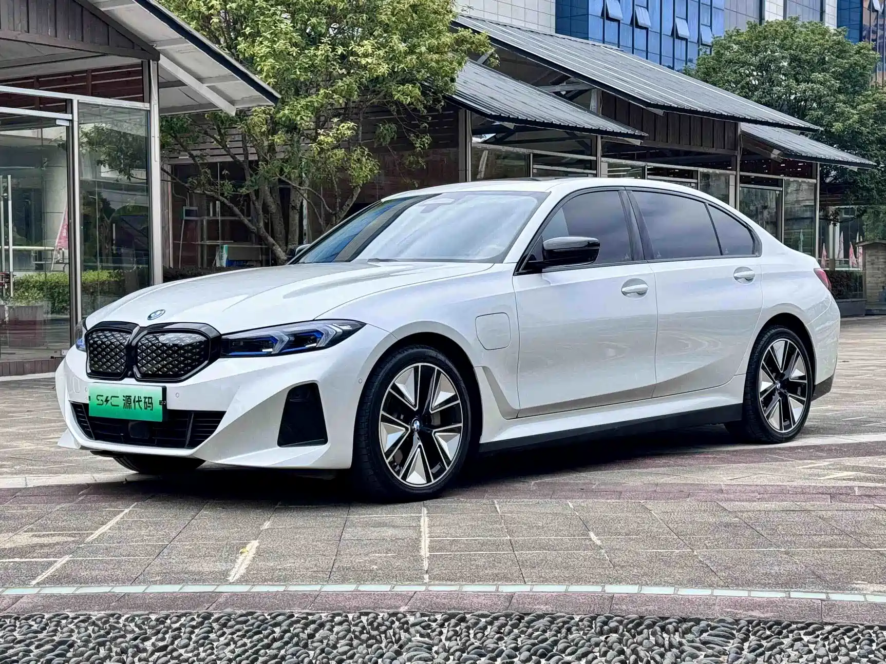 Photo 2 - BMW i3