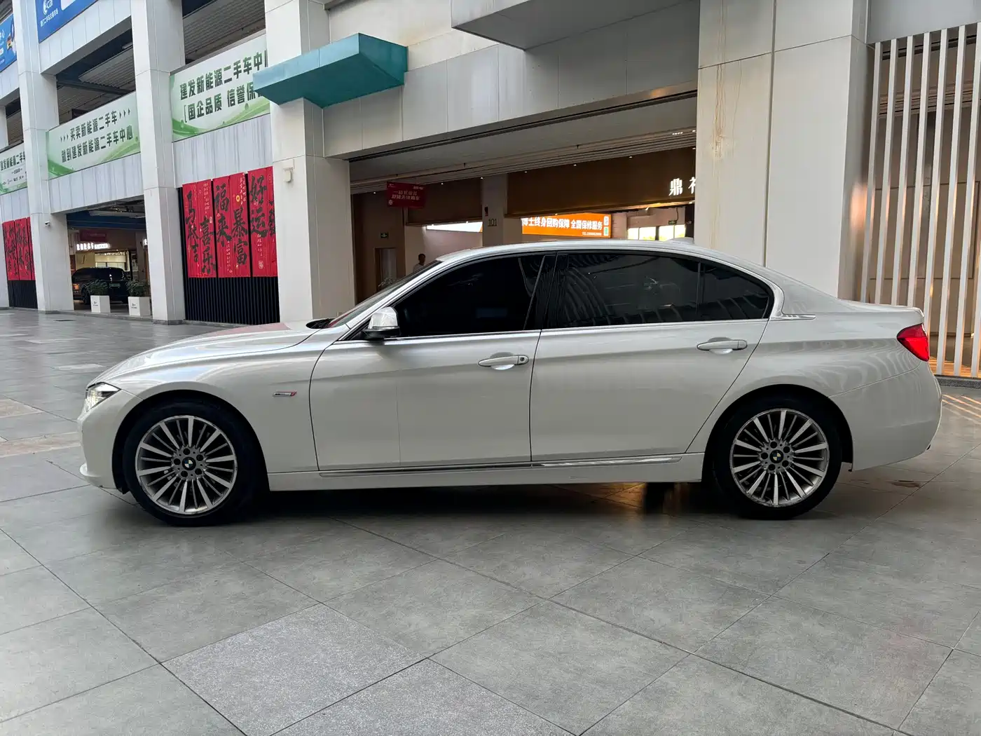 BMW 3 Series 2018 320Li Leading Luxury Package фото 4