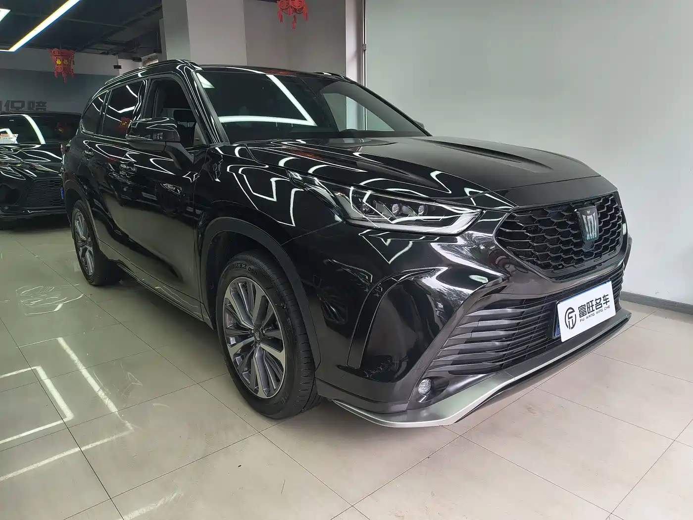 Toyota Crown Kluger 2024 2.5L HEV 4WD Luxury Edition фото 3