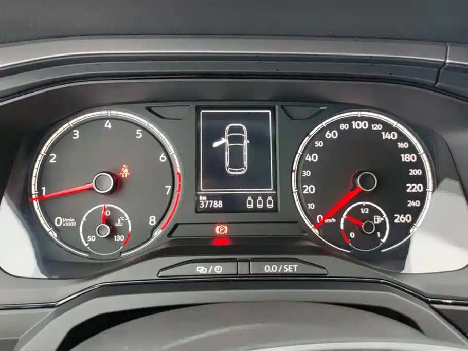 VOLKSWAGEN POLO