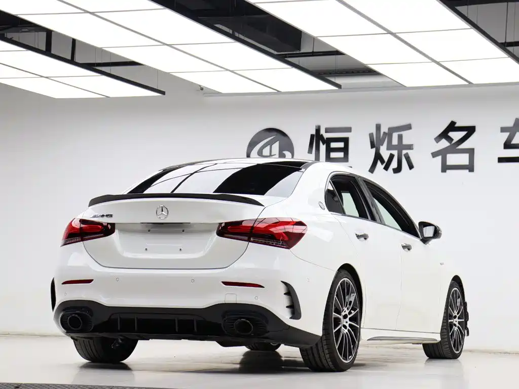 Photo 27 - Mercedes-Benz A-Class AMG