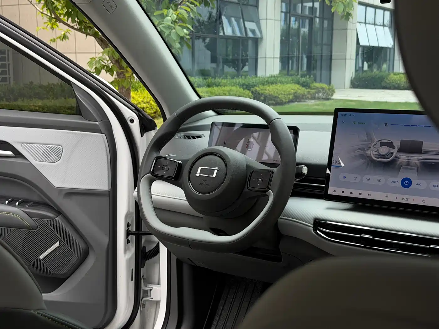 Besturn Yueyi 03 2025 2025 Model 565km Leisure Edition