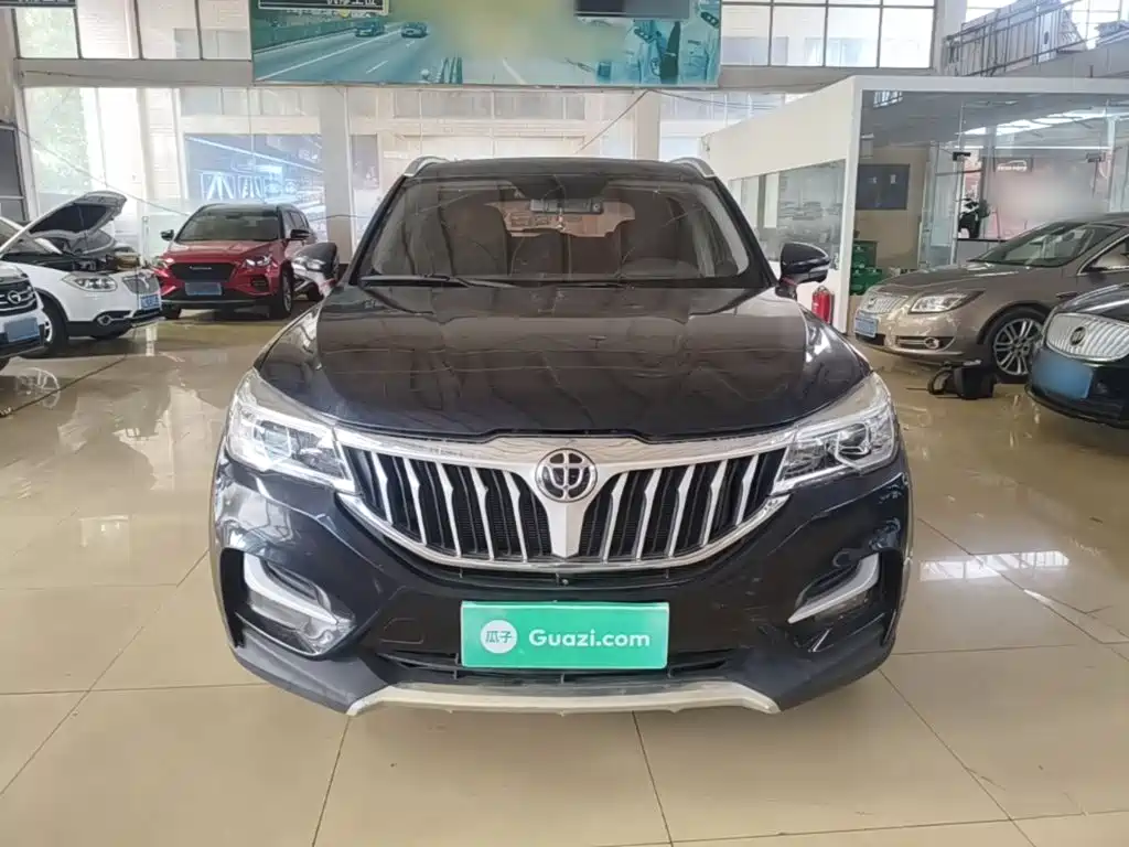 Фото 3 - Zhonghua V6