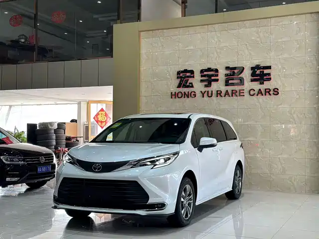 TOYOTA SIENNA