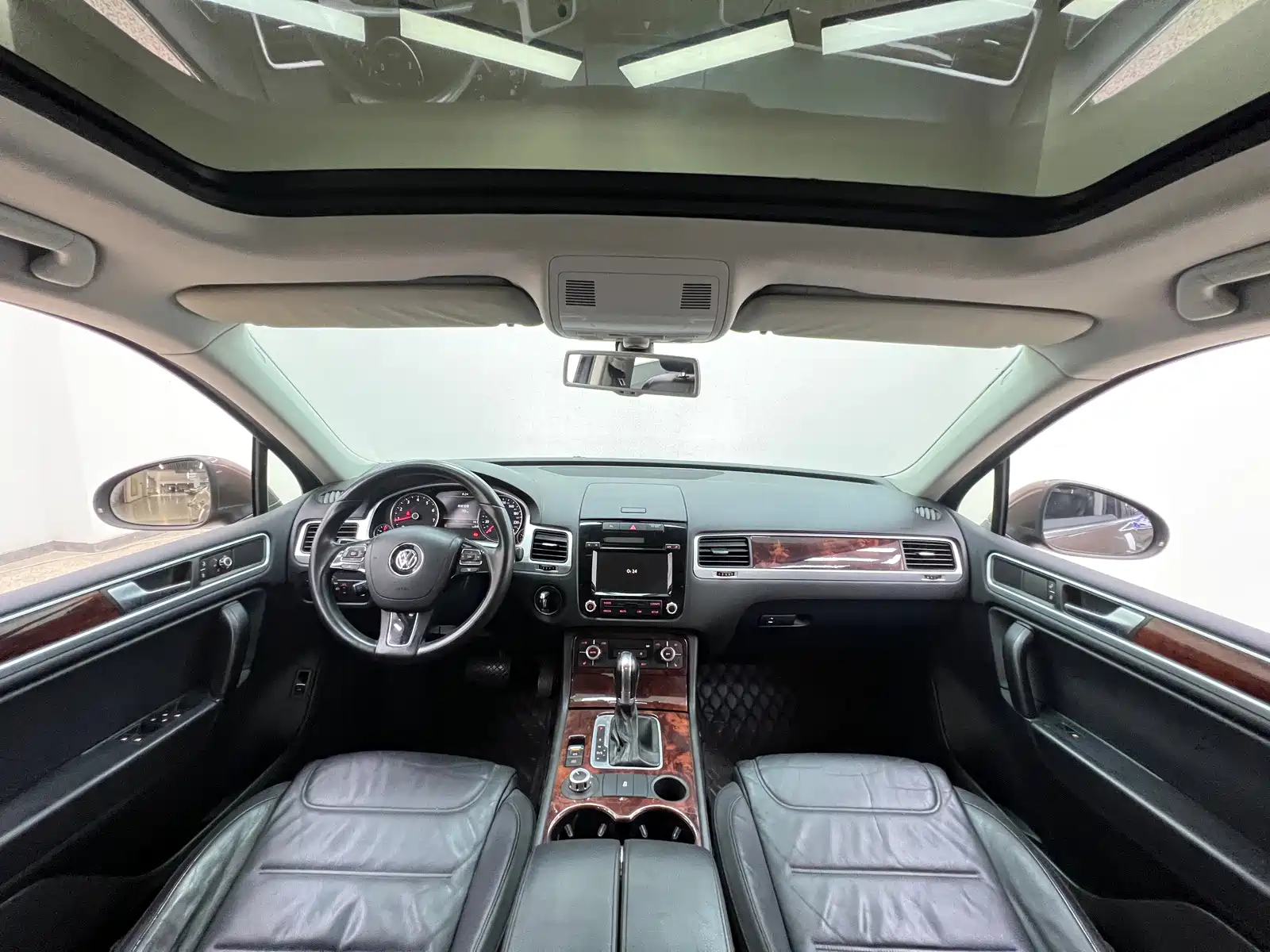 Фото 11 - Volkswagen Touareg