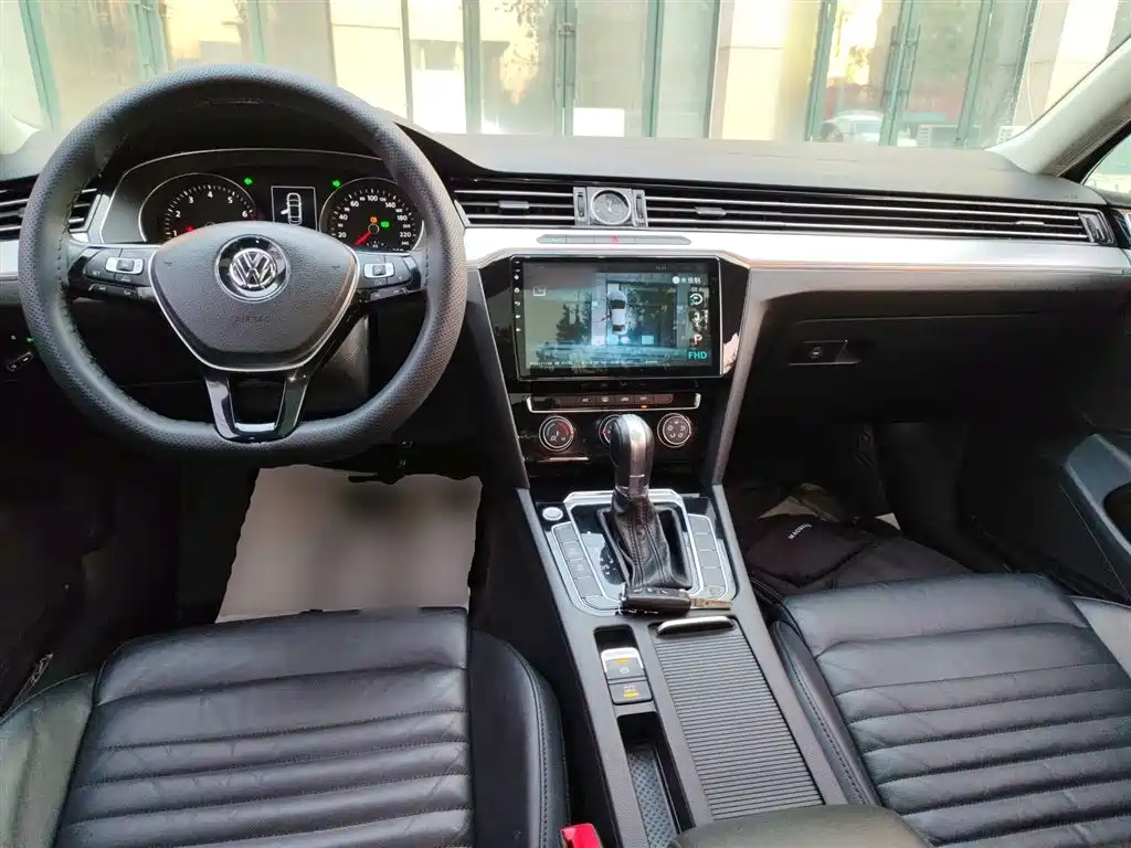 Volkswagen Magotan 2018 330TSI DSG Leading фото 10