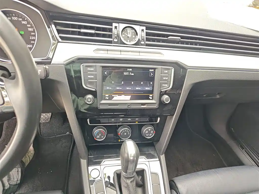Volkswagen Magotan 2017 330TSI DSG Leading фото 13