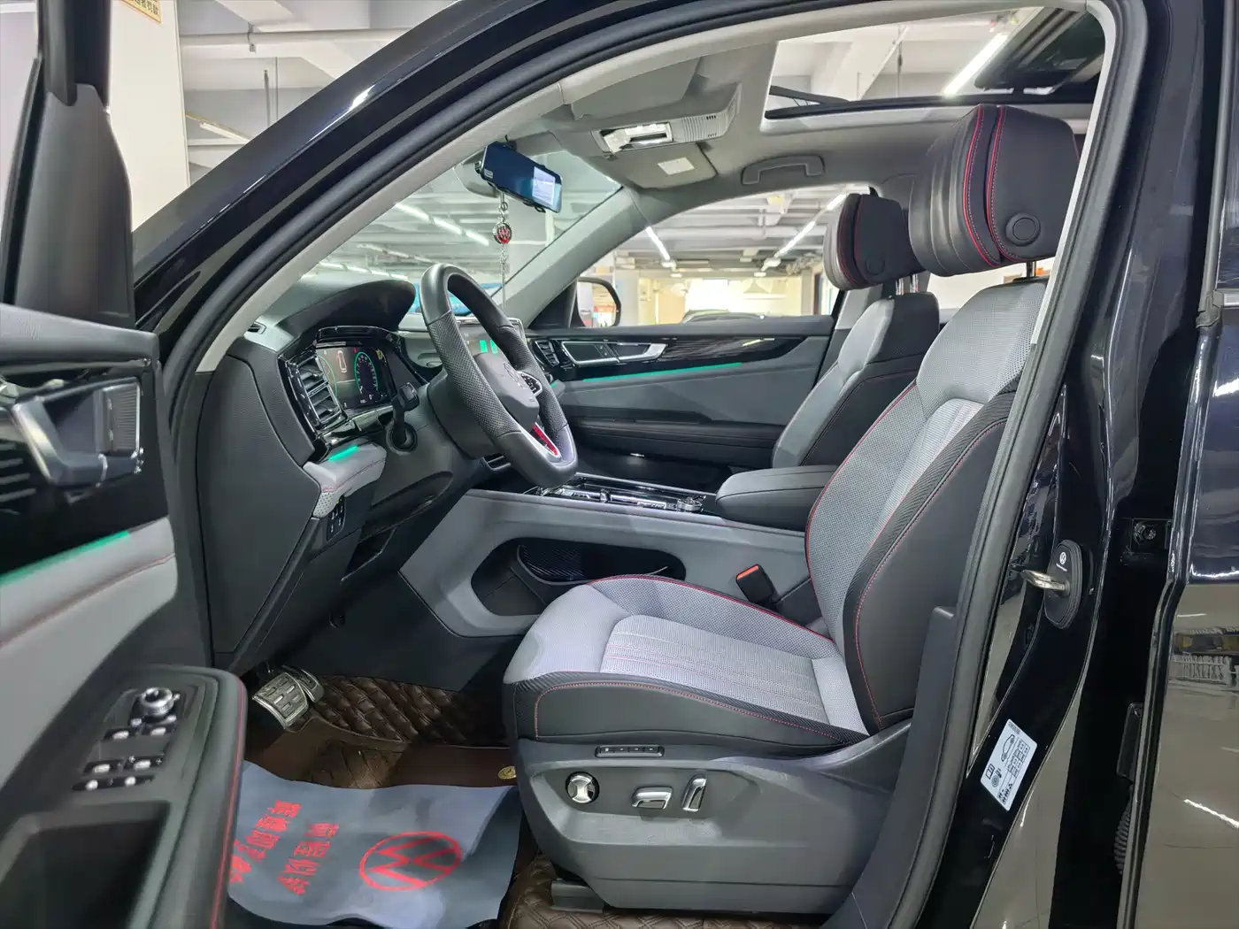Volkswagen Teramont 2024 Touareg X 380TSI 4WD Dragon Glory Edition фото 4