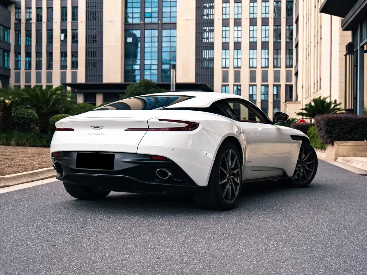 Aston Martin DB11 2022 2020 4.0T V8 Coupe