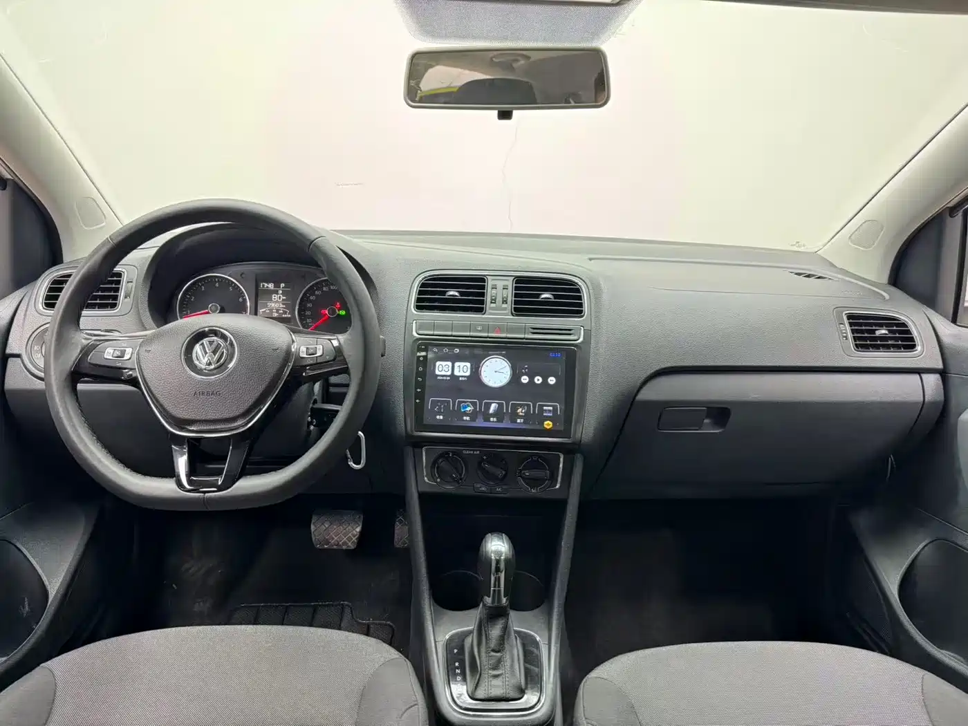 Volkswagen Polo 2016 1.6L Automatic Comfort фото 10
