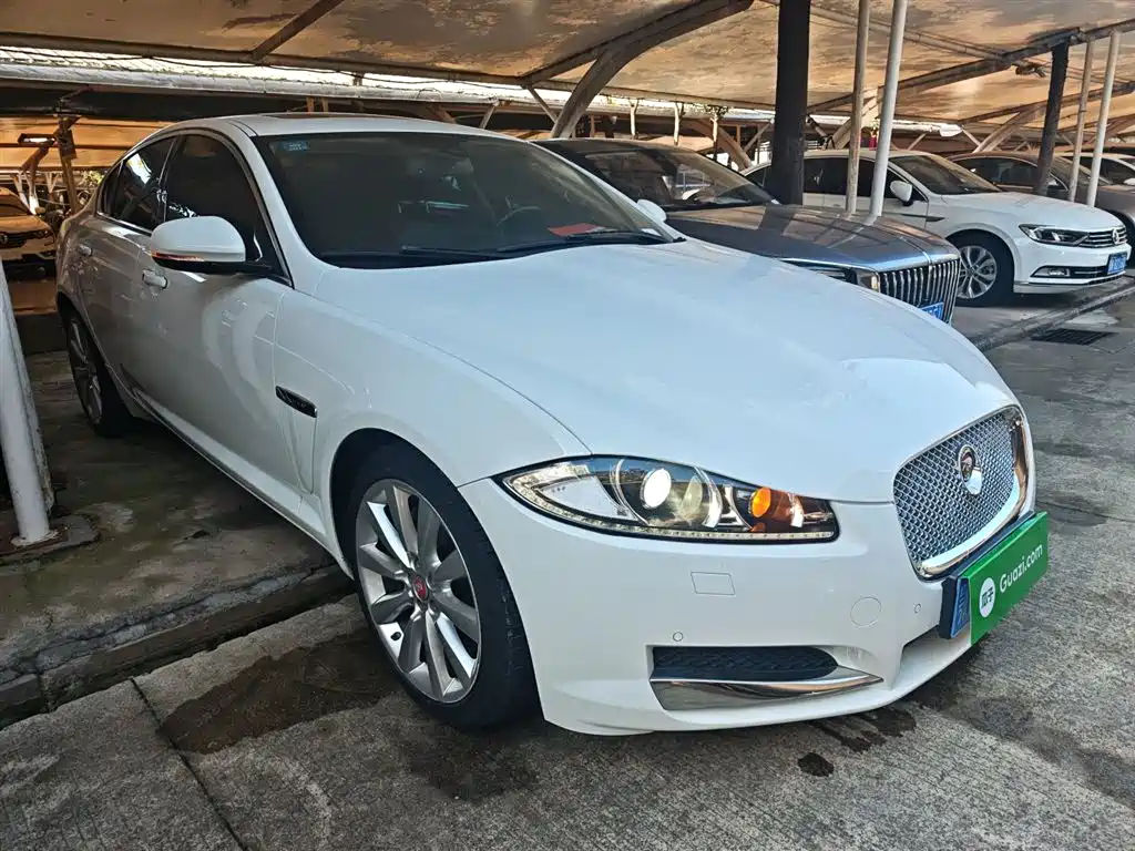 Jaguar XF 2015 2015 XF 2.0T Luxury Edition