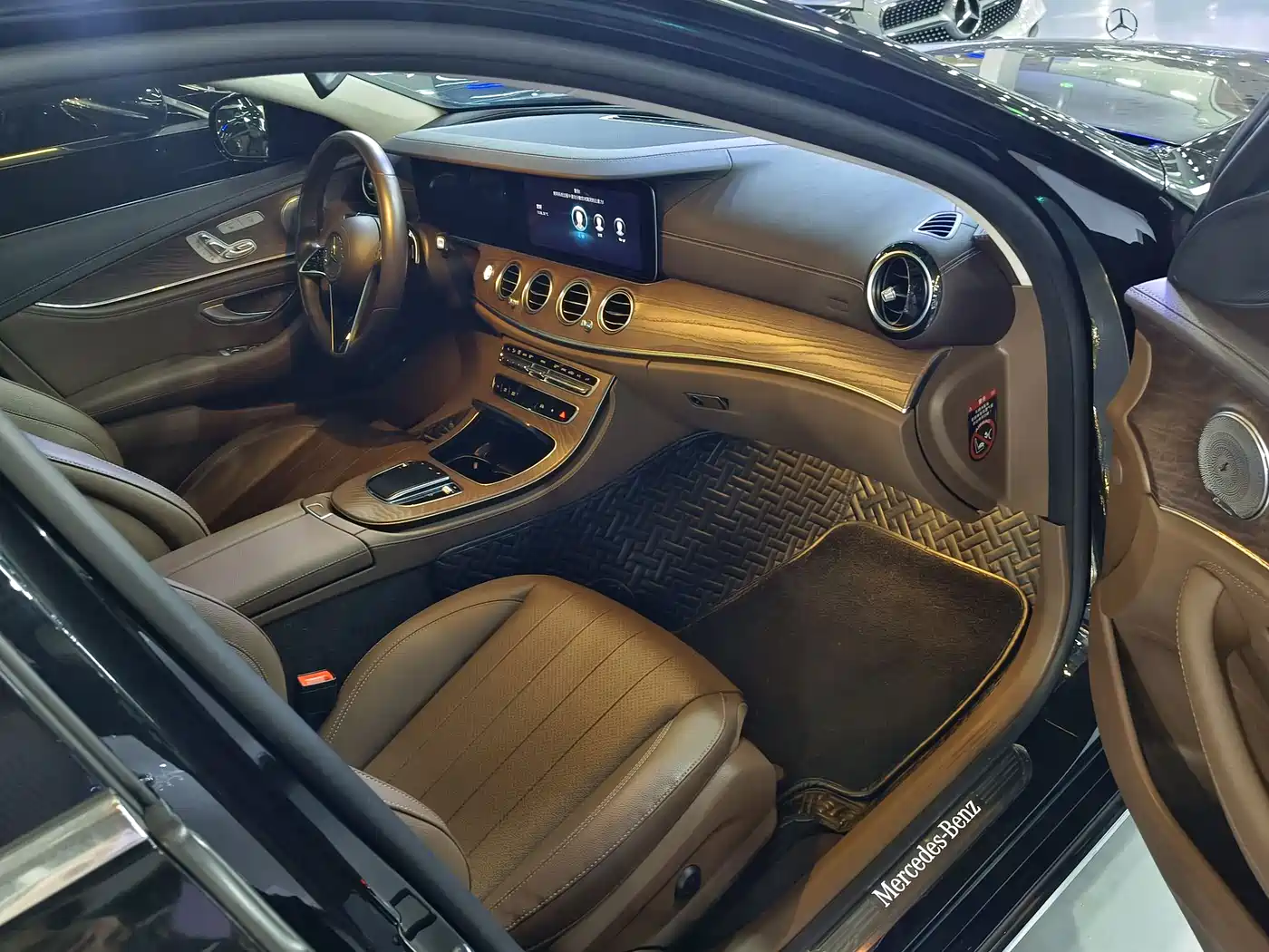 Mercedes-Benz E-Class 2021 E 300 L Fashion фото 4