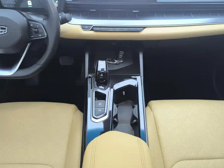 Geely Emgrand L HiP 2024 2024 Model Soaring Dragon Edition 1.5TD-DHT Pro 100KM Excellence Type