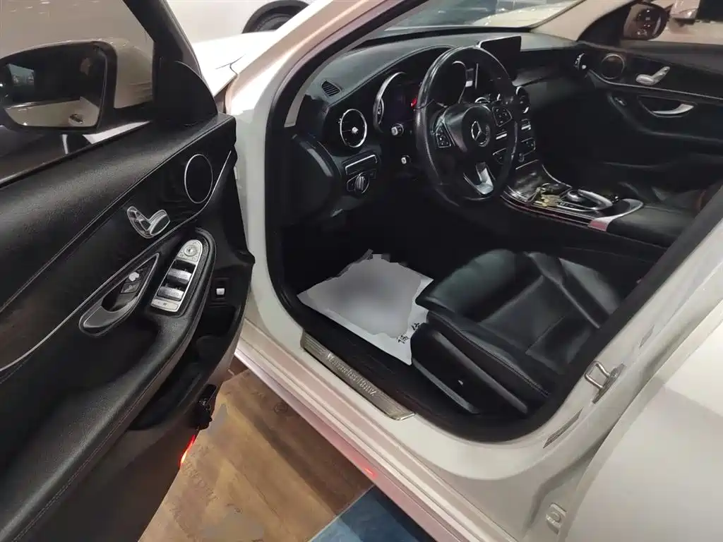 Mercedes-Benz C-Class 2017 C 180 L Sport фото 16