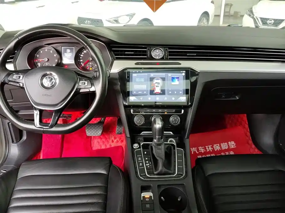 Volkswagen Magotan 2018 330TSI DSG Leading фото 12