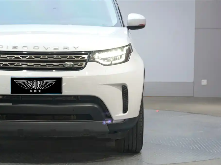 Land Rover Discovery 2017 3.0 SC V6 SE фото 4