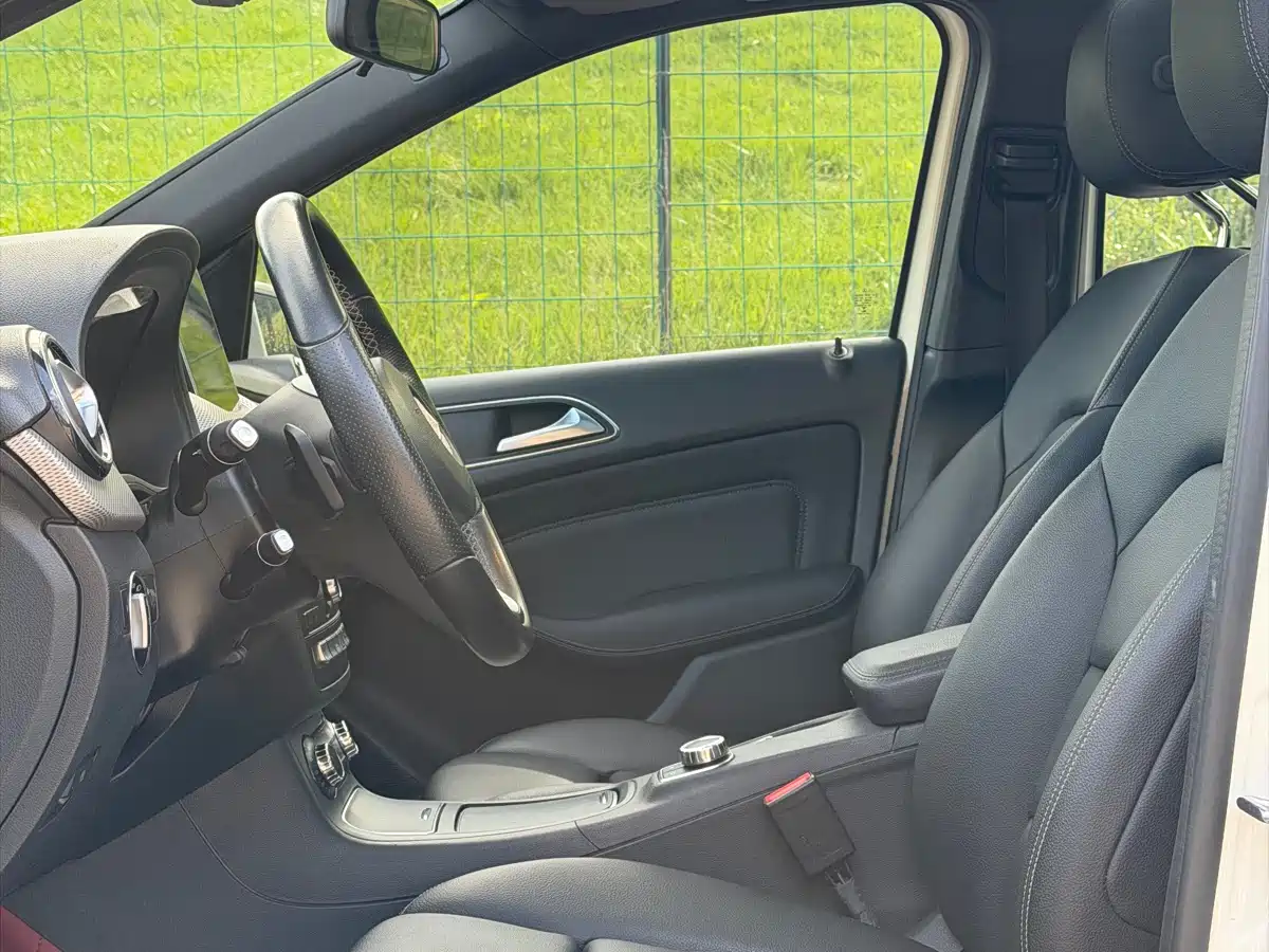 Mercedes-Benz B-Class 2017 B 200 Dynamic фото 6