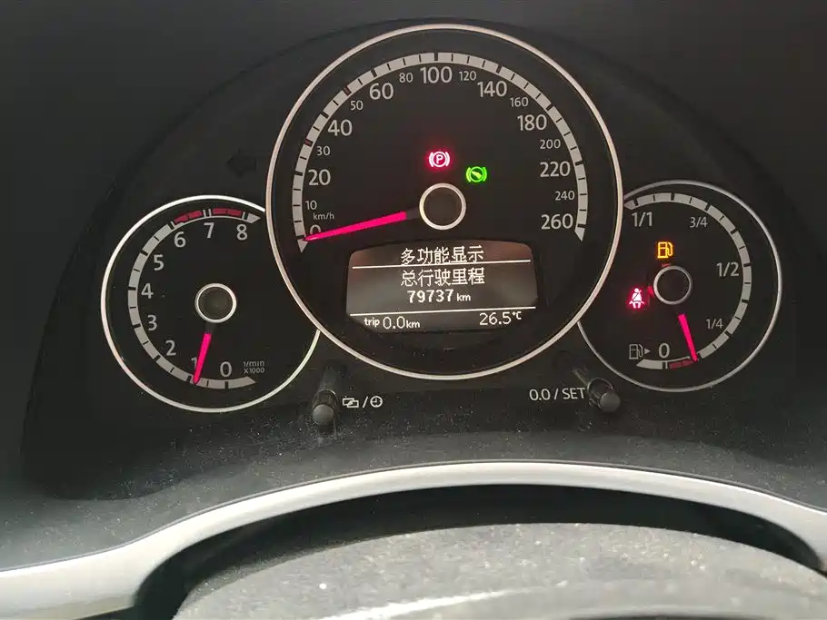 Volkswagen Beetle 2013 1.4TSI Luxury фото 14