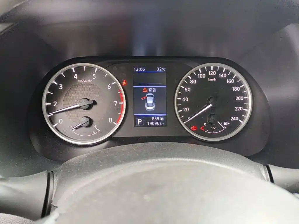 Фото 4 - Nissan Sylphy