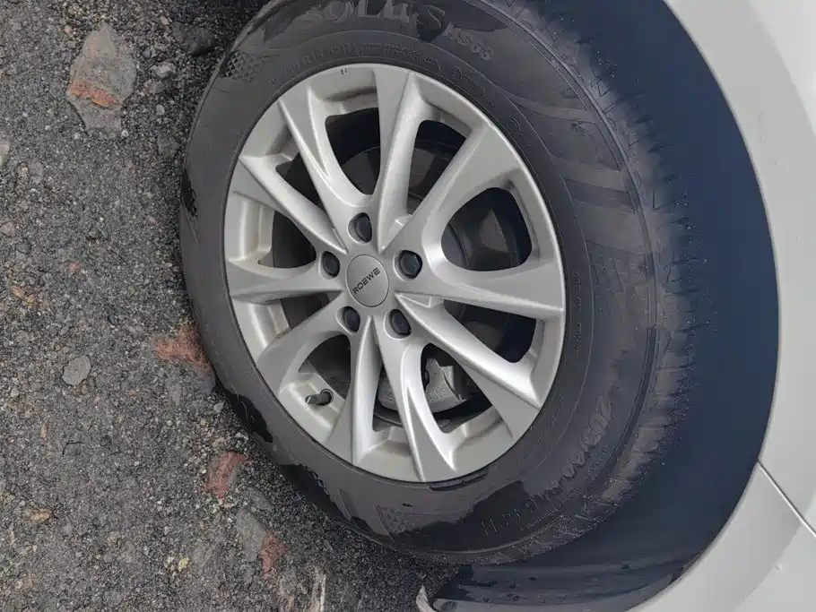 Roewe i5 2026 2026 1.5L Manual STD