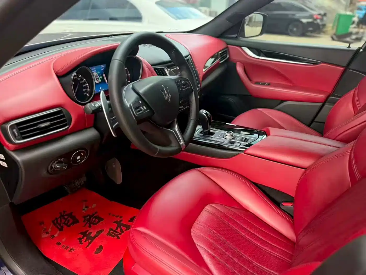 Фото 4 - Maserati Levante
