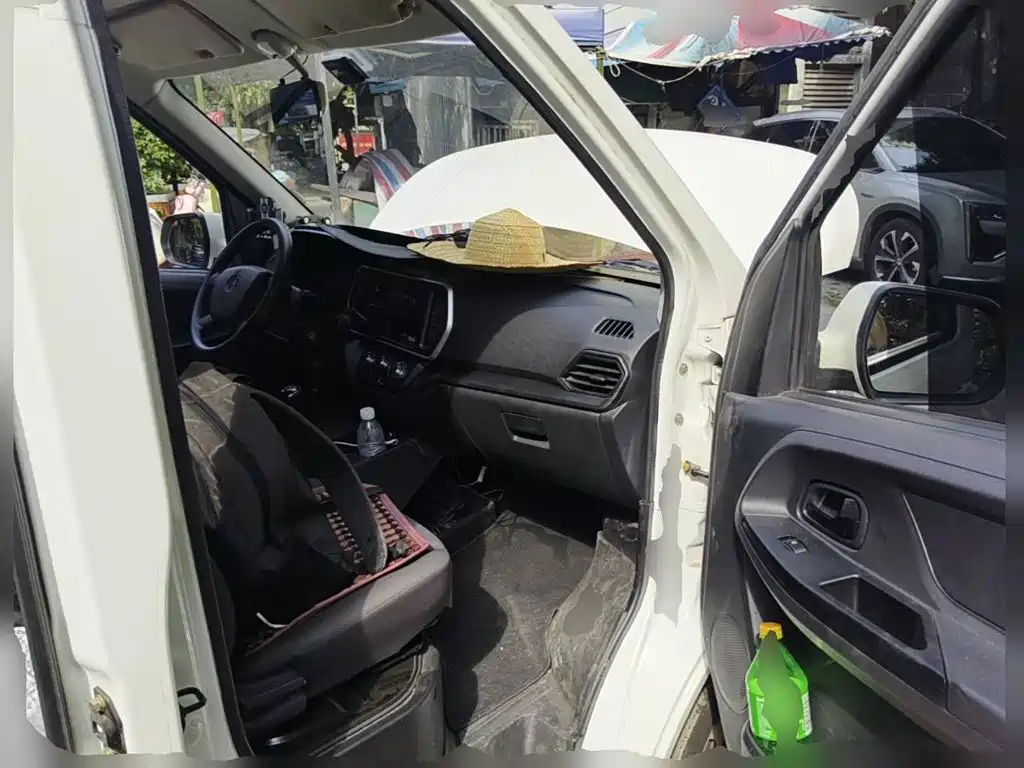 Changan Kaicheng Changan Ruixing M60 2026 2025 1.6L CNG 120L Tank Comfort Bus 6-Seater