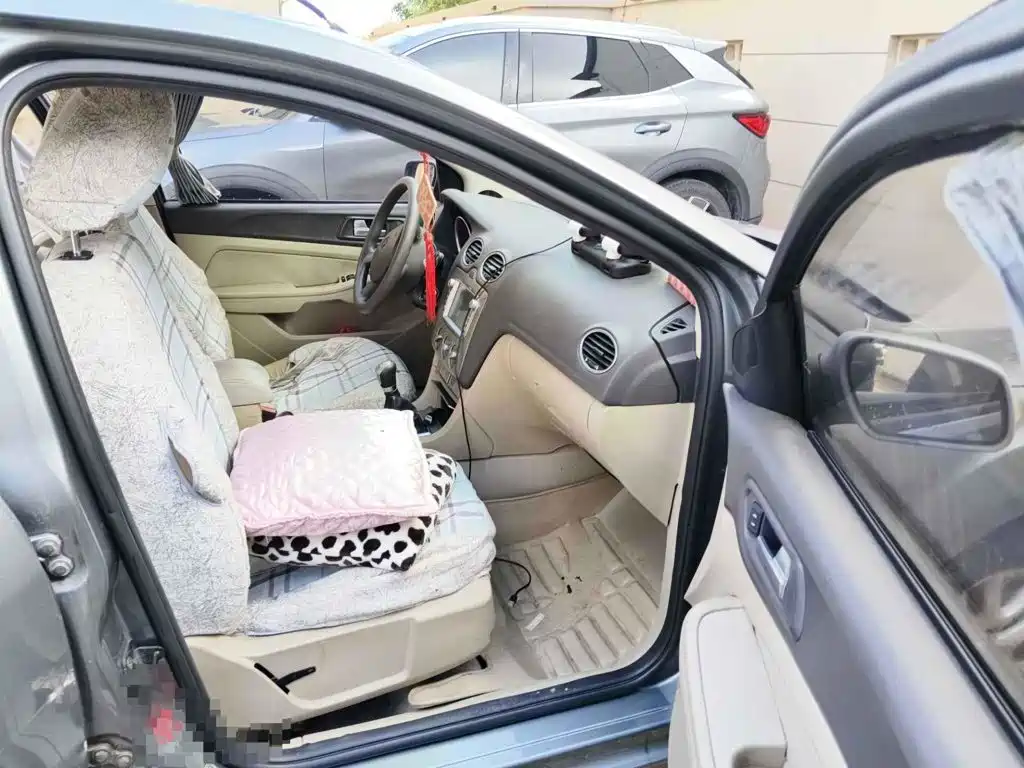 Photo 13 - Ford Focus