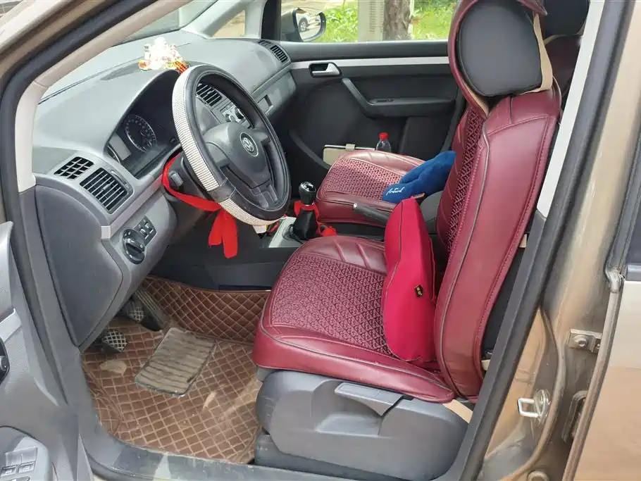 Volkswagen Touran 2015 1.4T Manual Trend Edition 5-seater фото 9