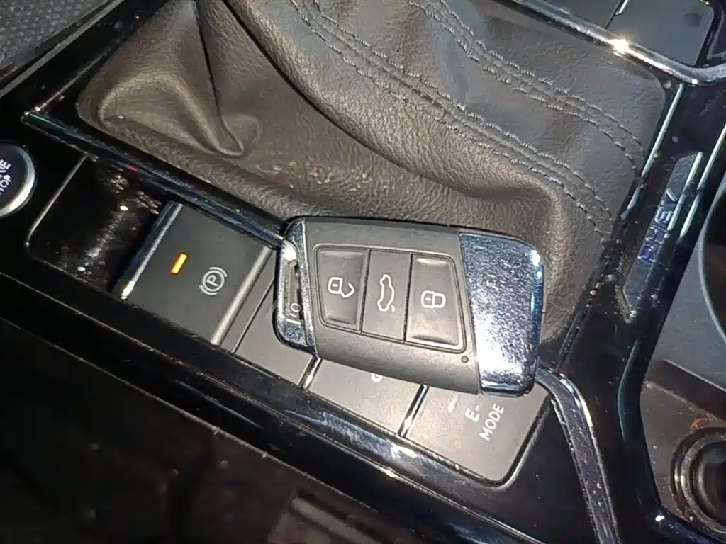 Volkswagen Passat New Energy 2022 430PHEV Hybrid Business Edition фото 9