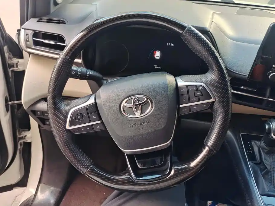 Photo 15 - Toyota Sienna