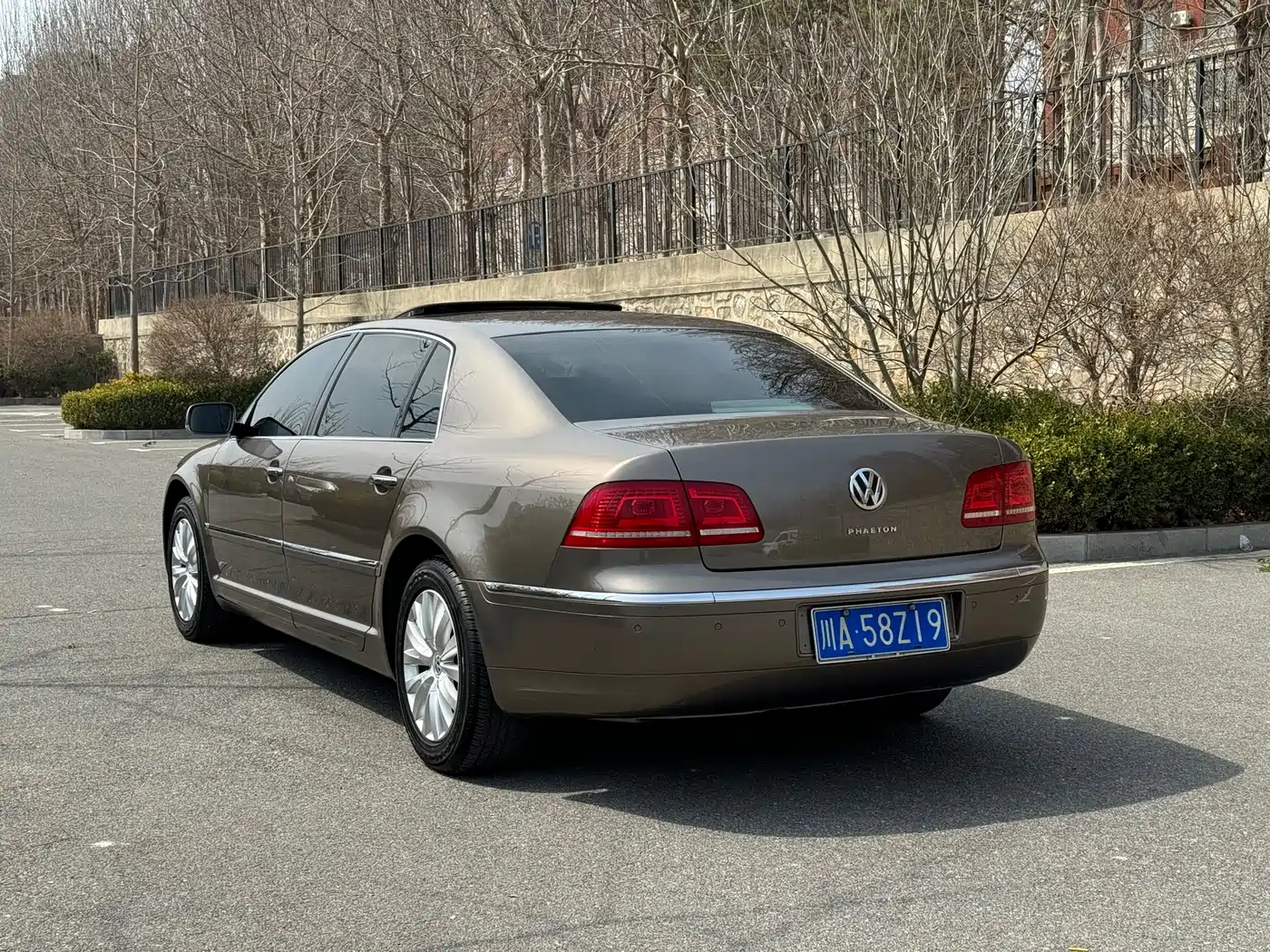 Volkswagen Phaeton 2011 3.6L V6 5-seat Extended Business Edition фото 8