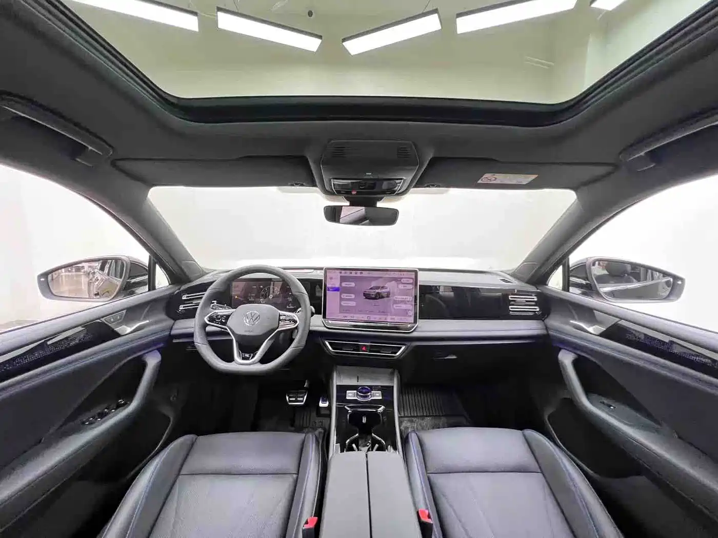 Volkswagen Tiguan L 2025 PRO 380TSI 2WD R-Line Smart Leader Edition фото 11