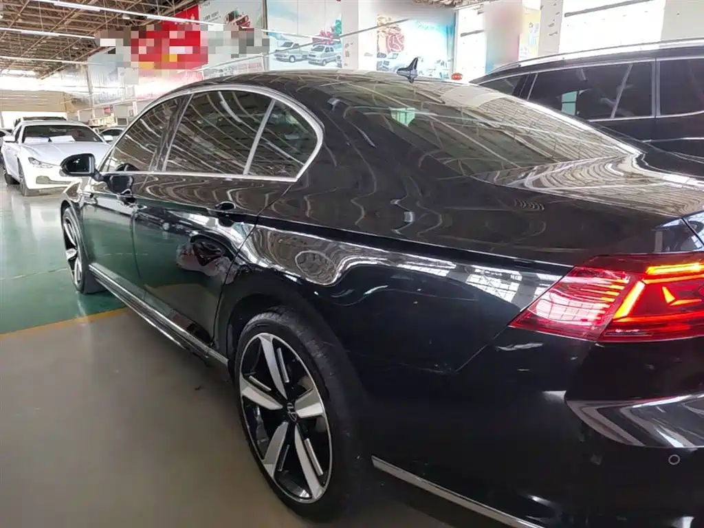 Volkswagen Magotan 2023 Model 2 Million Units Commemorative Edition 280TSI DSG Leading Version фото 5
