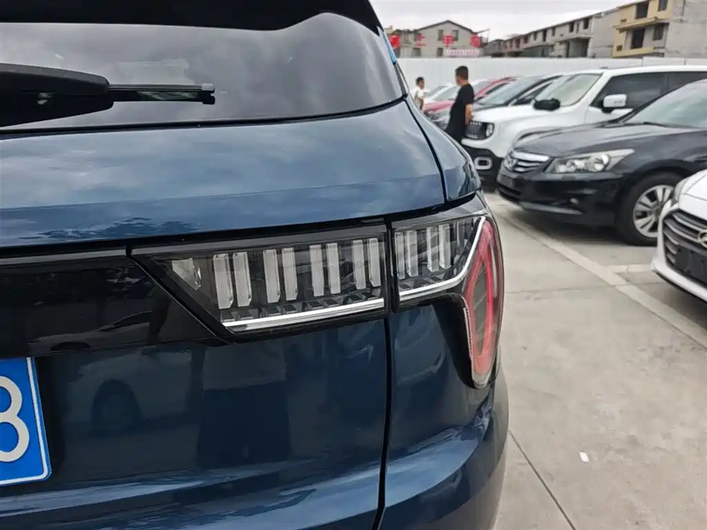 Lynk & Co 01 2019 2.0T 2WD Pro Edition China V фото 24