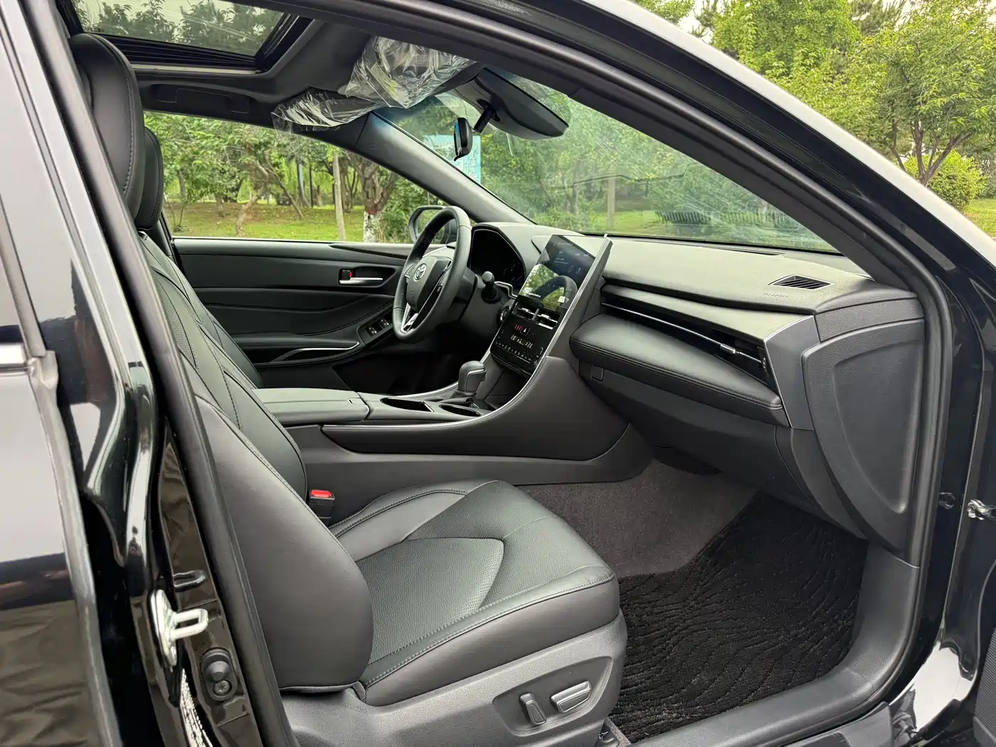 Toyota Avalon 2023 2.0L XLE Premium Edition фото 16