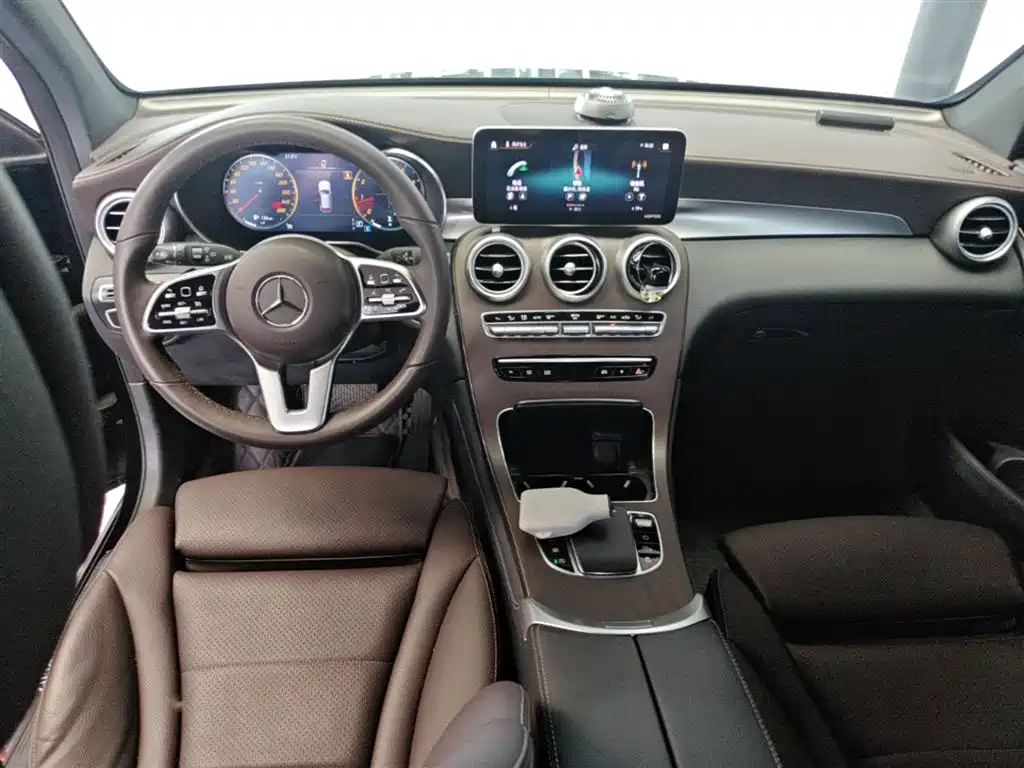 Mercedes-Benz GLC 2021 GLC 260 L 4MATIC Luxury фото 10