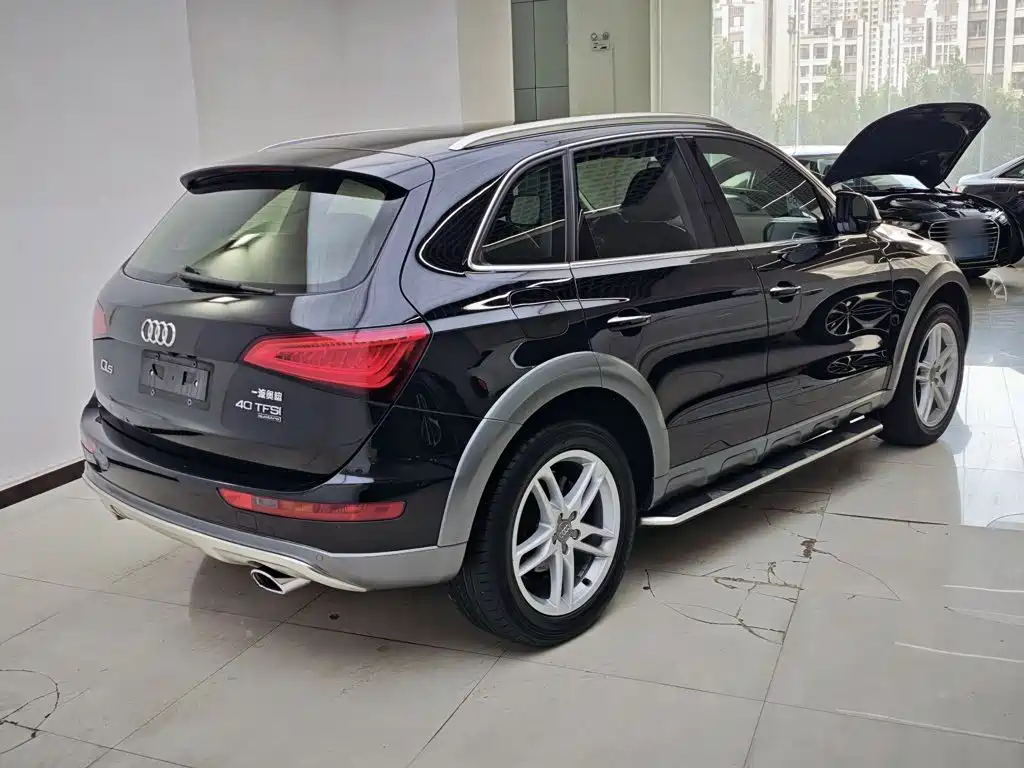 Audi Q5 2018 2017 Plus 40 TFSI Technology