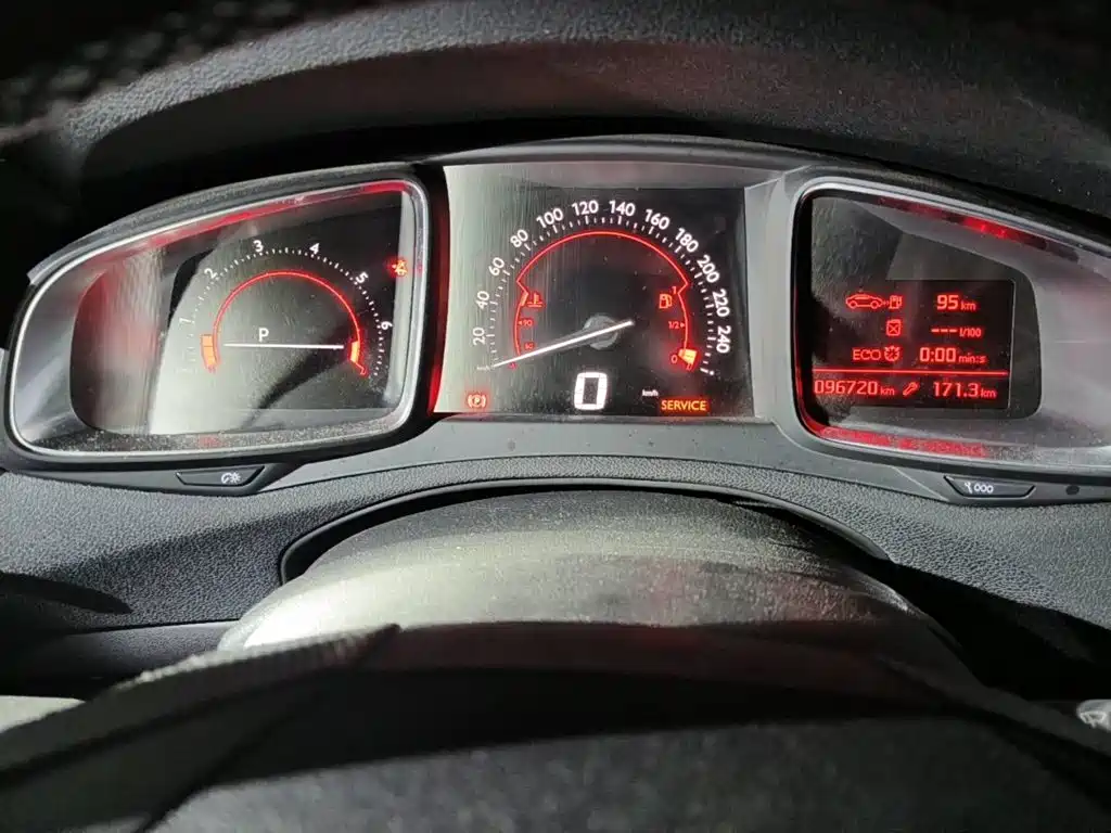 DS 6 2015 2014 1.6T Luxury Edition THP160