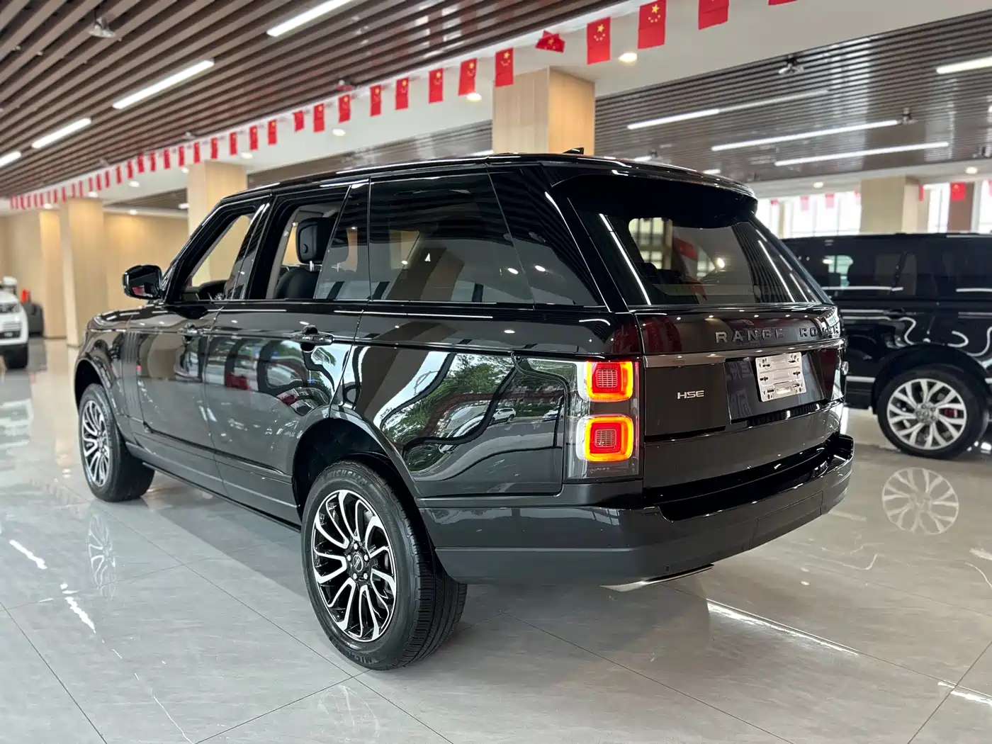 Land Rover Range Rover 2019 3.0 SC V6 Golden Age Edition фото 49