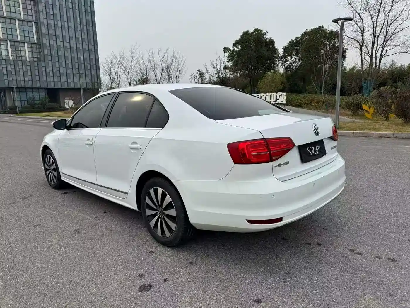Volkswagen Sagitar 2015 1.6L Automatic Comfort фото 5