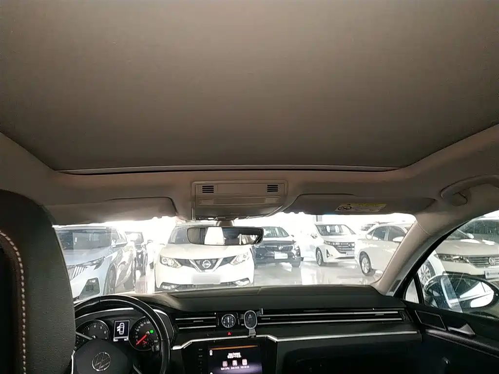 Volkswagen Magotan 2020 330TSI DSG Leading фото 18